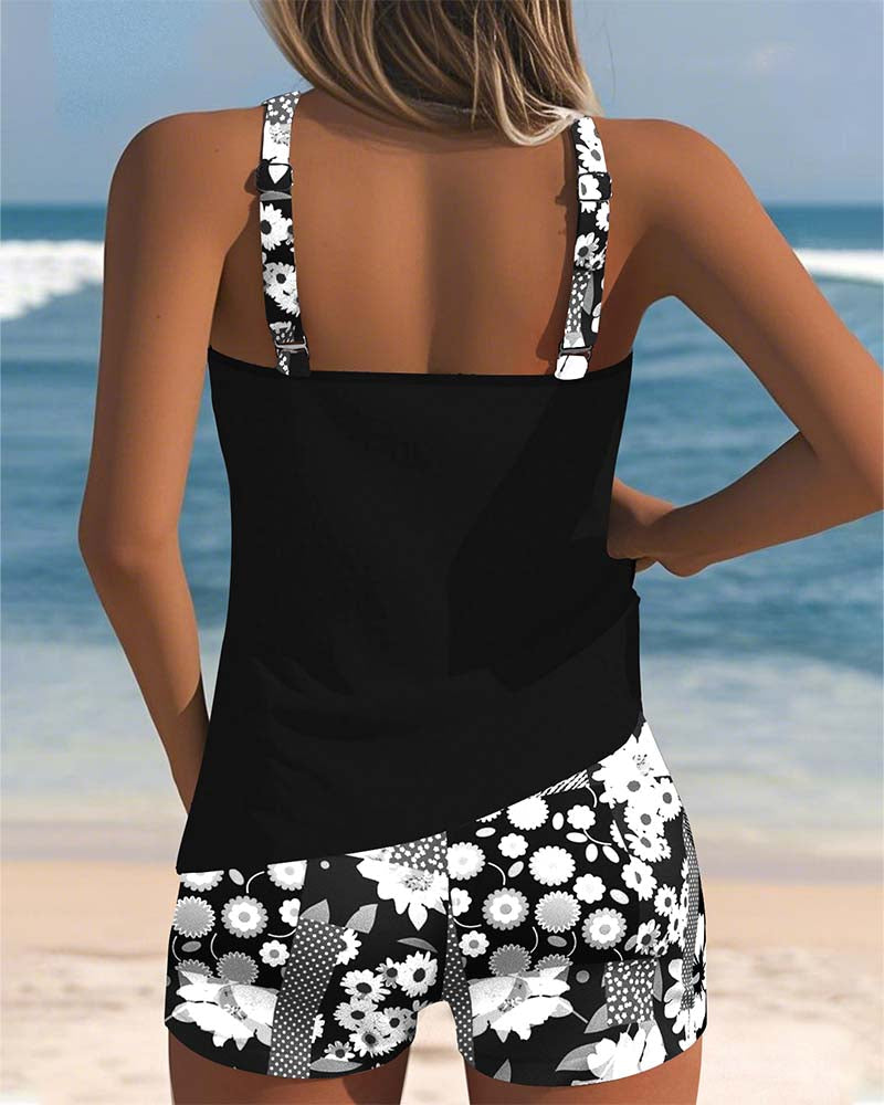Leiva – Fashionable Swimsuit Set