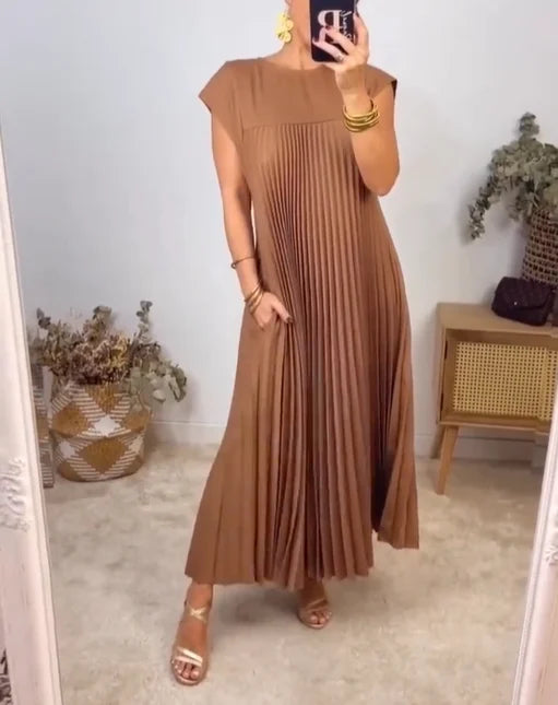 Levvi | Pleated Maxi Dress